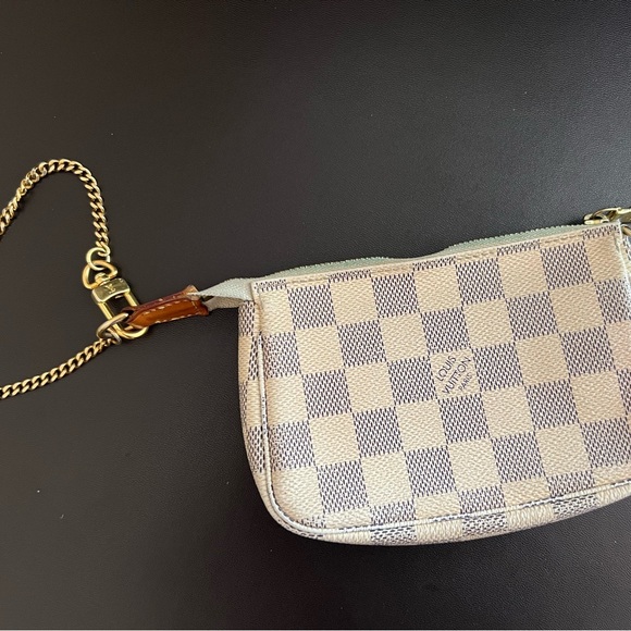 Authentic Louis Vuitton Mini Pochette Damier Azur.  Date code is SP0135. - Picture 14 of 16